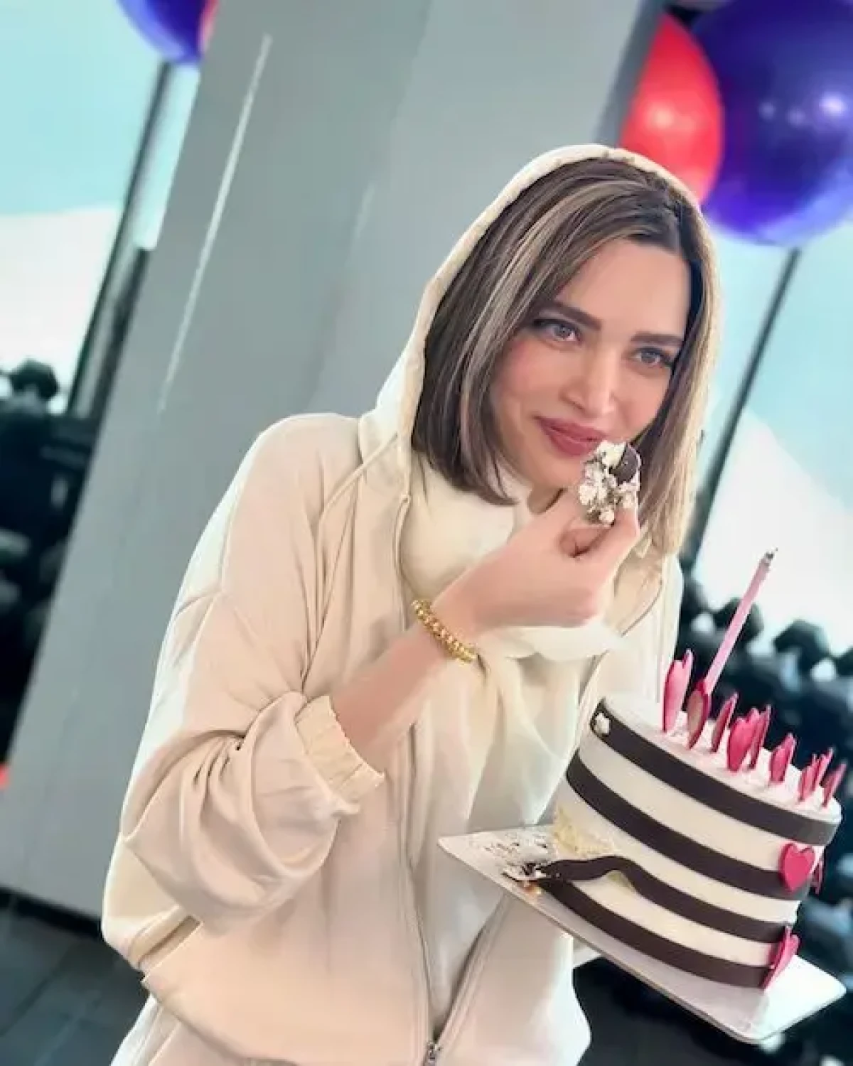 آرایش ساده و شیک به سبک بهنوش طباطبایی bawceVBndLMt