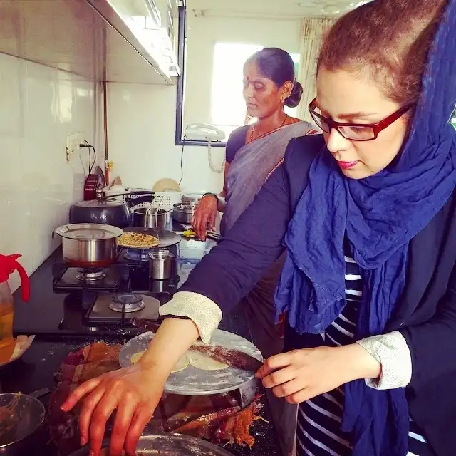 تاریخ وبگردی | شکل و شمایل حدیث چهره پرداز «مژگان» سریال بچه مهندس 3 در هند تاریخ وبگردی | شکل و شمایل حدیث چهره پرداز «مژگان» سریال بچه مهندس 3 در هند