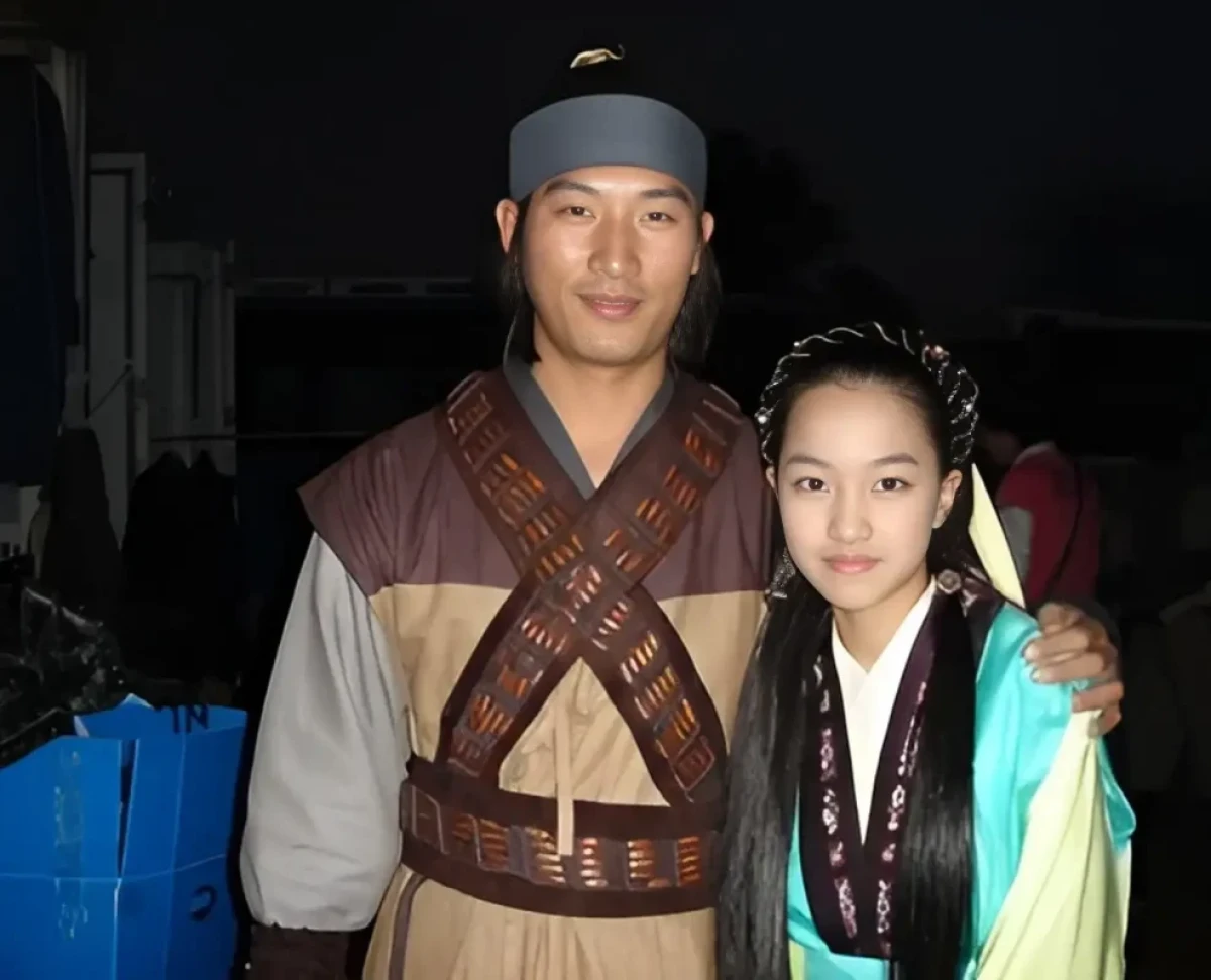 تصویری ویژه از یو هو مین و جئون ها یون بازیگران نقش اویی و بیورها در پشت صحنه iamqueenjunghwasooae 1755969436 3705662671711908188 58774132196 1