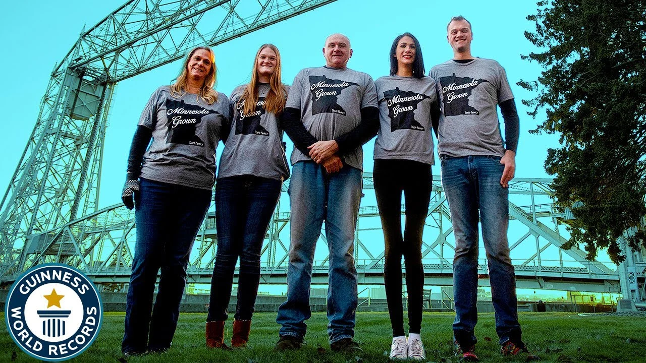 نگاه روز |قدبلندترین خانواده جهان؛ رکوردی عجیب در گینس!