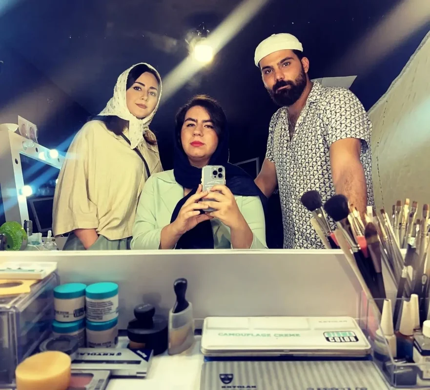 قاب روز | عکس صهبا شرافتی و مهرنوش طوسی «رونی کلمن دایی و باوان» در اتاق گریم سریال نون خ قاب روز | عکس صهبا شرافتی و مهرنوش طوسی «رونی کلمن دایی و باوان» در اتاق گریم سریال نون خ