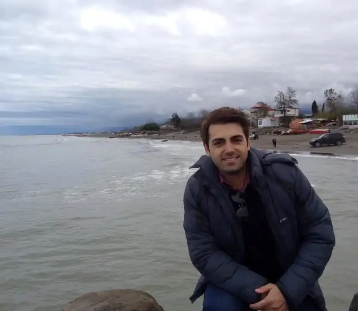 عکس محمدرضا رهبری در نقش جواد سریال بچه مهندس 4 در کنار دریای خزر mohammadreza.rahbarii 1490645971 1479968137473896234 1960698361