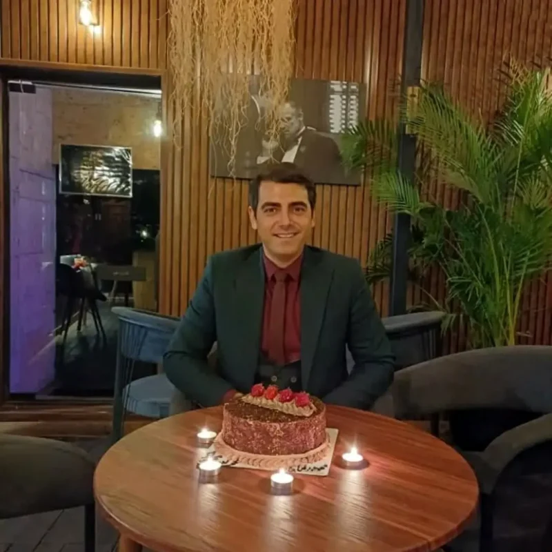 قاب روز | عکس جشن تولد محمدرضا رهبری، بازیگر نقش جواد جوادی سریال بچه مهندس 4 قاب روز | عکس جشن تولد محمدرضا رهبری، بازیگر نقش جواد جوادی سریال بچه مهندس 4