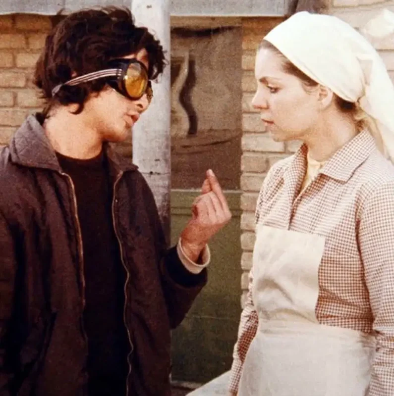 تاریخ وبگردی | چهره «فروزان در کنار سعید کنگرانی» سال 1353 تاریخ وبگردی | چهره «فروزان در کنار سعید کنگرانی» سال 1353