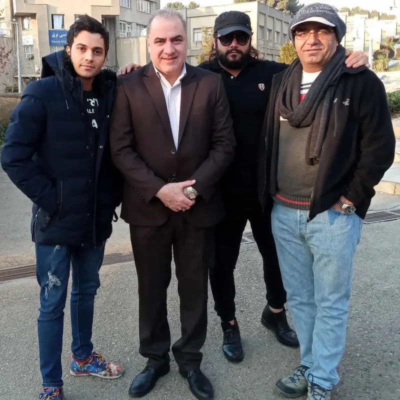 تاریخ وبگردی | عکس دکتر توفیقی، سینا ماهر و شبح در پشت صحنه سریال بچه مهندس تاریخ وبگردی | عکس دکتر توفیقی، سینا ماهر و شبح در پشت صحنه سریال بچه مهندس