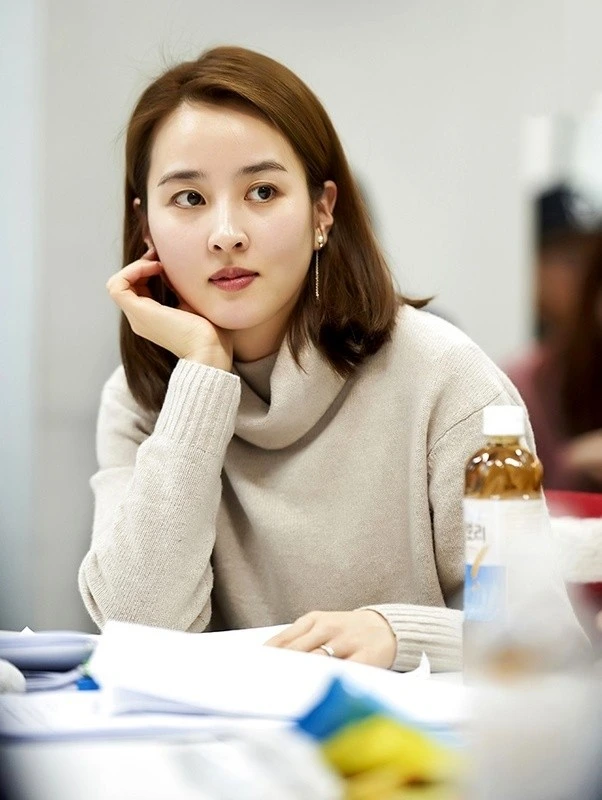 قاب روز | سوسانو در جلسه فیلمنامهخوانی سریال در آغوشم بگیر 12 سال بعد از جومونگ قاب روز | سوسانو در جلسه فیلمنامهخوانی سریال در آغوشم بگیر 12 سال بعد از جومونگ