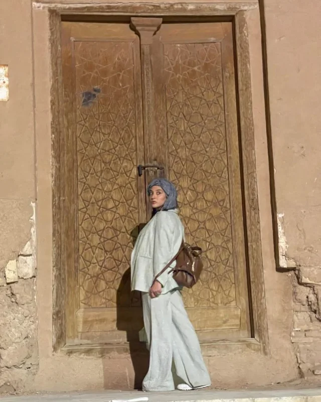 قاب روز | عکس متفاوت از استایل جدید آناهیتا درگاهی در آواره یزد قاب روز | عکس متفاوت از استایل جدید آناهیتا درگاهی در آواره یزد