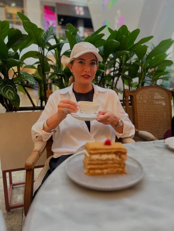 قاب روز | استایل و انتخاب فضای متفاوت فریبا نادری برای عکاسی قاب روز | استایل و انتخاب فضای متفاوت فریبا نادری برای عکاسی