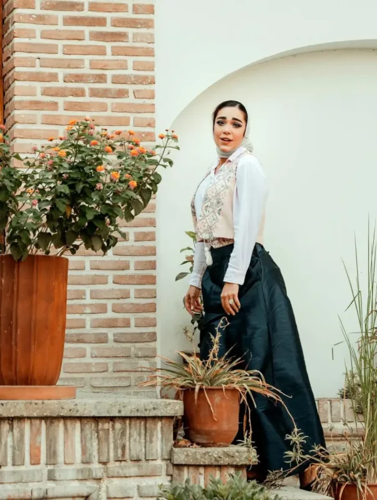 استایل رویا وحدتی بازیگر فیلم «جزایر قناری» photo 2025 09 30 23 07 13