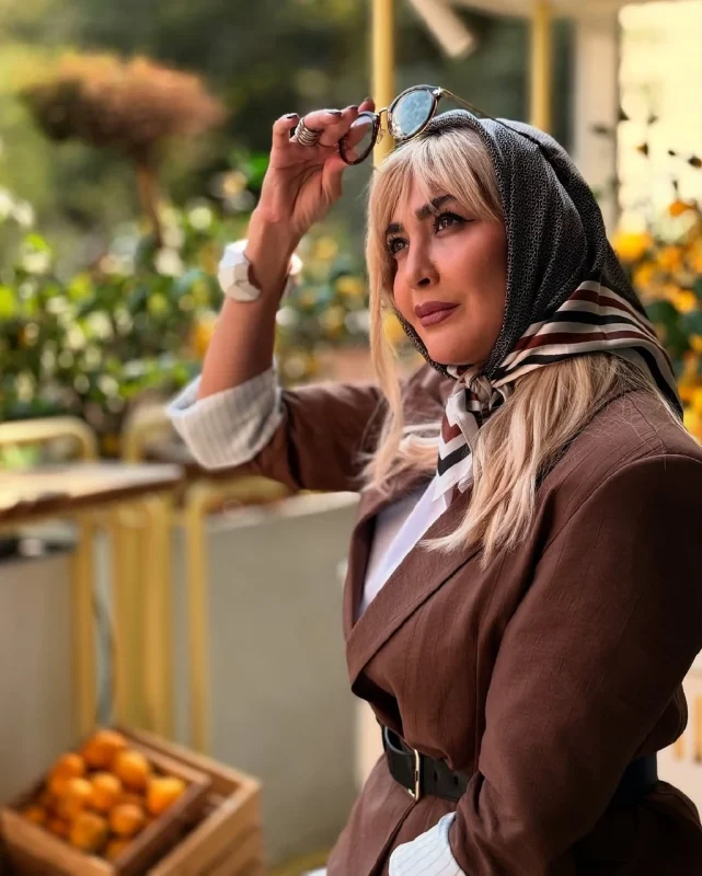 تصاویر دیده نشده | دکوراسیون نارنجی و لوکیشن جذاب برای عکسهای مریم معصومی تصاویر دیده نشده | دکوراسیون نارنجی و لوکیشن جذاب برای عکسهای مریم معصومی