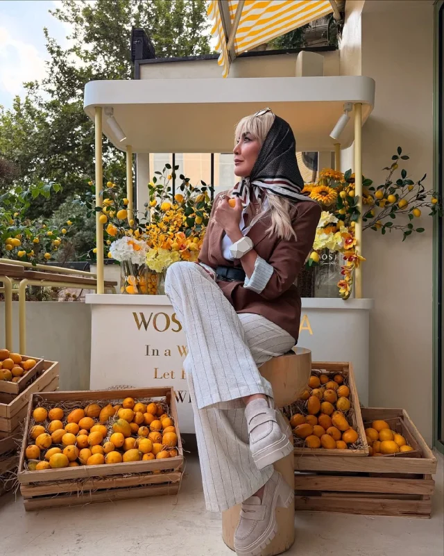 تصاویر دیده نشده | دکوراسیون نارنجی و لوکیشن جذاب برای عکسهای مریم معصومی تصاویر دیده نشده | دکوراسیون نارنجی و لوکیشن جذاب برای عکسهای مریم معصومی