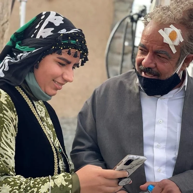 قاب روز | عکسهای جذاب صهبا شرافتی «روناک و نورالدین» در پشت صحنه سریال نون خ قاب روز | عکسهای جذاب صهبا شرافتی «روناک و نورالدین» در پشت صحنه سریال نون خ