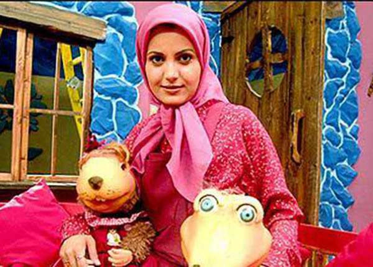 تصاویر دیده نشده | چهره جدید بازیگر نوجوان سریال دنیای شیرین به همراه دخترش بازیگر جوان