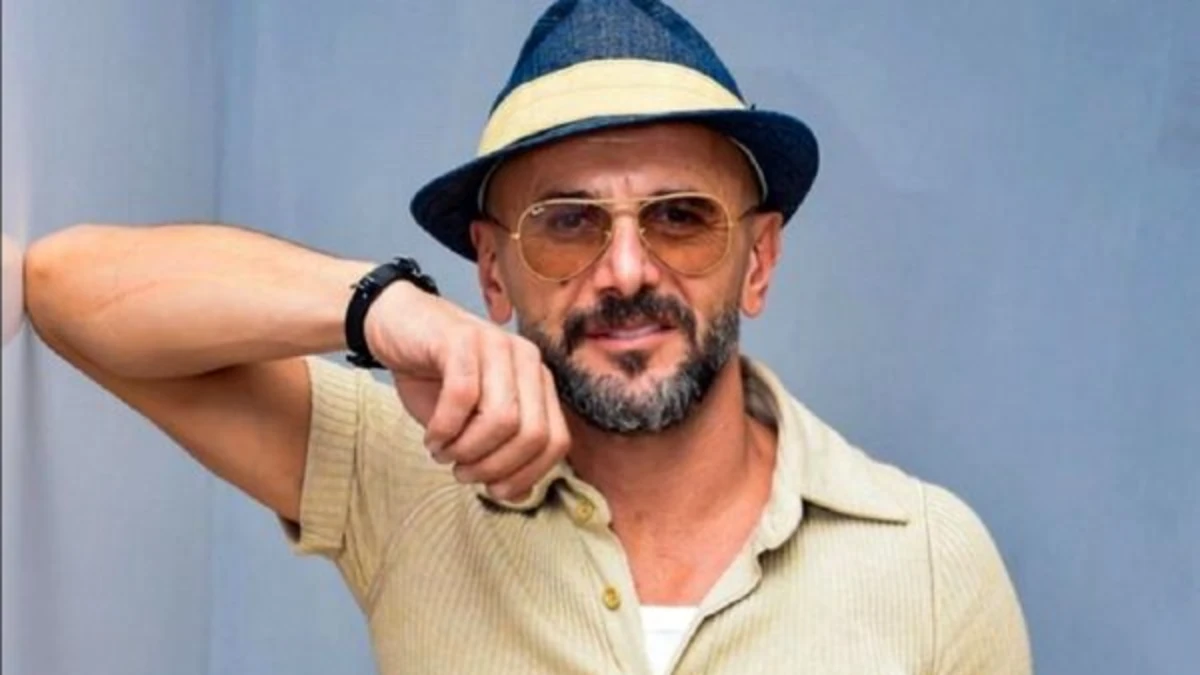 تصاویر دیده نشده | درباره امین حیایی و مسیر درخشانش به بهانه پایان اکران زیبا صدایم کن تصاویر دیده نشده | درباره امین حیایی و مسیر درخشانش به بهانه پایان اکران زیبا صدایم کن