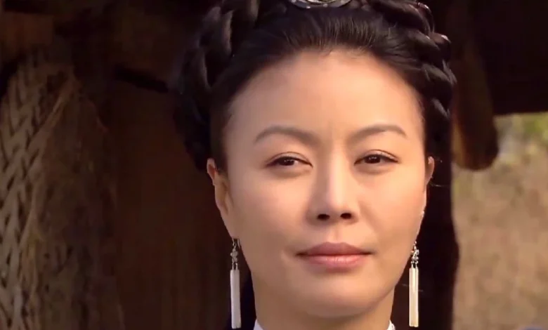 قاب روز | بانو یومیول در حال استراحت در پشت صحنه سریال جومونگ قاب روز | بانو یومیول در حال استراحت در پشت صحنه سریال جومونگ