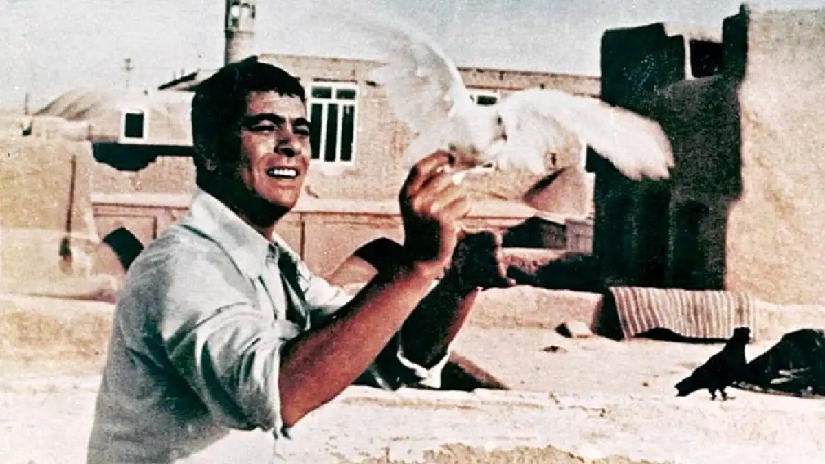 قاب روز | عکس قدیمی «نوش آفرین» در 18 سالگی در کنار بهروز وثوقی سال 53 قاب روز | عکس قدیمی «نوش آفرین» در 18 سالگی در کنار بهروز وثوقی سال 53