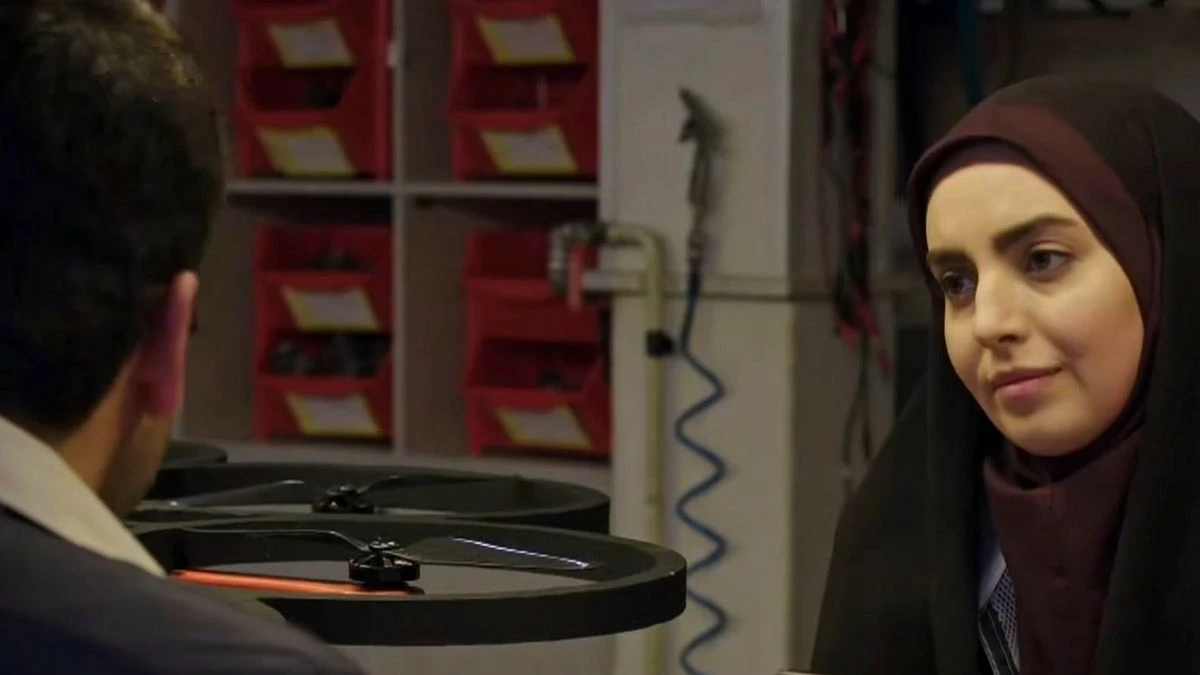 عکس داغ امروز | نسرین رضانژاد، مهشید جوادی و روزبه حصاری بازیگران نقش باران، مرضیه و جواد را در پشت صحنه 