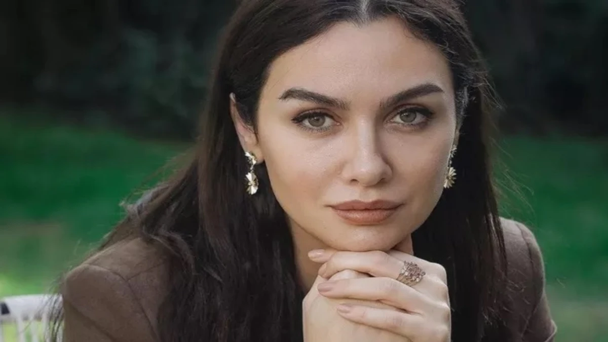 نگاه روز | از زندگی خصوصی و جذاب بیرجه آکالای بازیگر ترکیه ای همراه بیوگرافی و عکس شخصی نگاه روز | از زندگی خصوصی و جذاب بیرجه آکالای بازیگر ترکیه ای همراه بیوگرافی و عکس شخصی