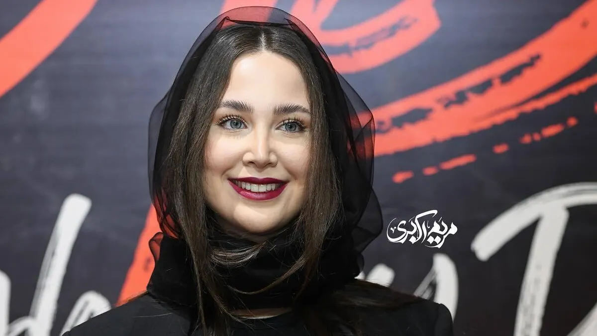 قاب روز | استایل تینا یلان، بازیگر سریال «اجل معلق» در اکران گوزنهای اتوبان قاب روز | استایل تینا یلان، بازیگر سریال «اجل معلق» در اکران گوزنهای اتوبان