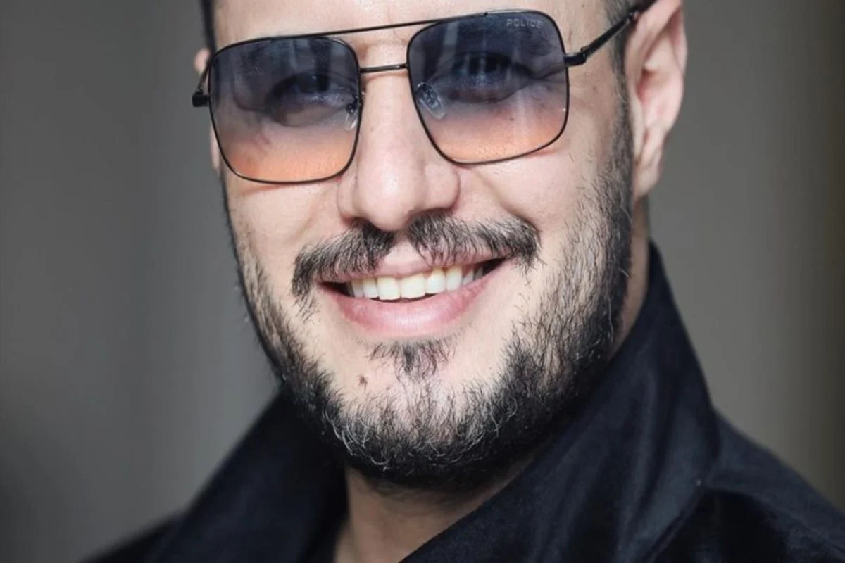 نگاه روز | تغییر چهره اساسی جواد عزتی در کنار آزاده مهدی زاده