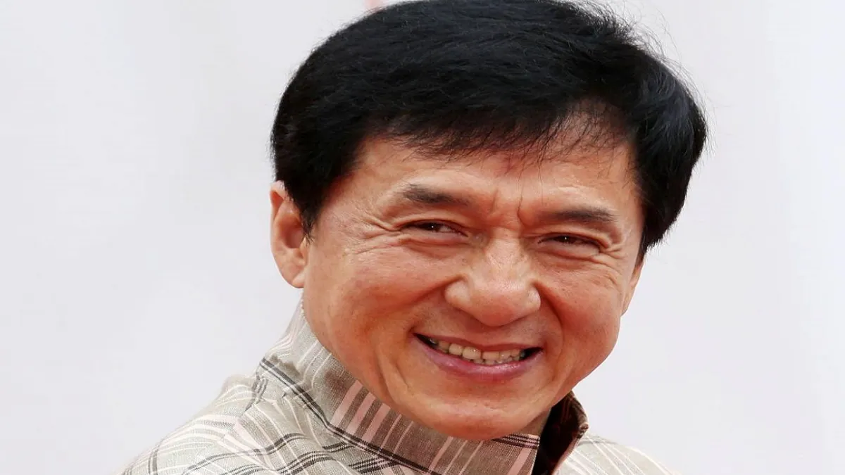 نگاه روز | عکس جکی چان در جوانی و در بندر مارسی در فرانسه سال 1365