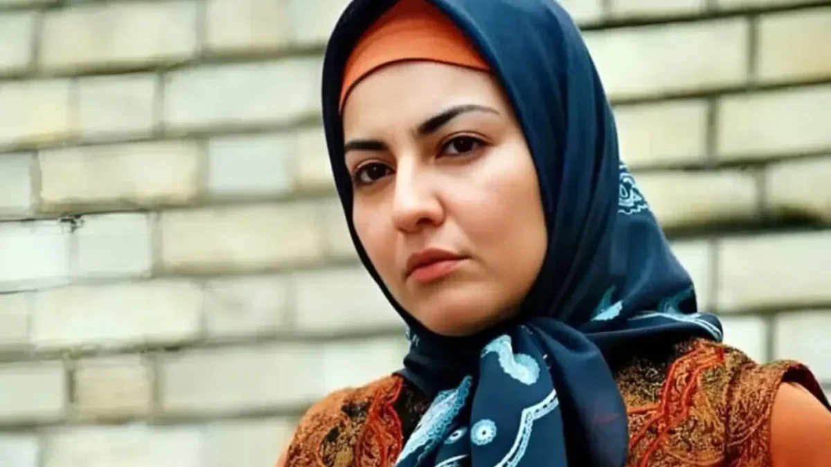 تاریخ وبگردی | زیبایی خاص نرگس «خانه به دوش» با لبخند ریز و معروفش