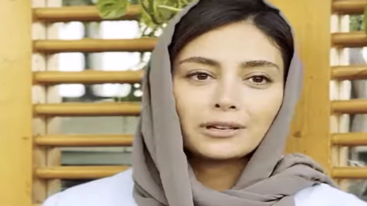 نگاه روز | دیبا زاهدی با کت و دامن جذابش از نگاه عکاسان