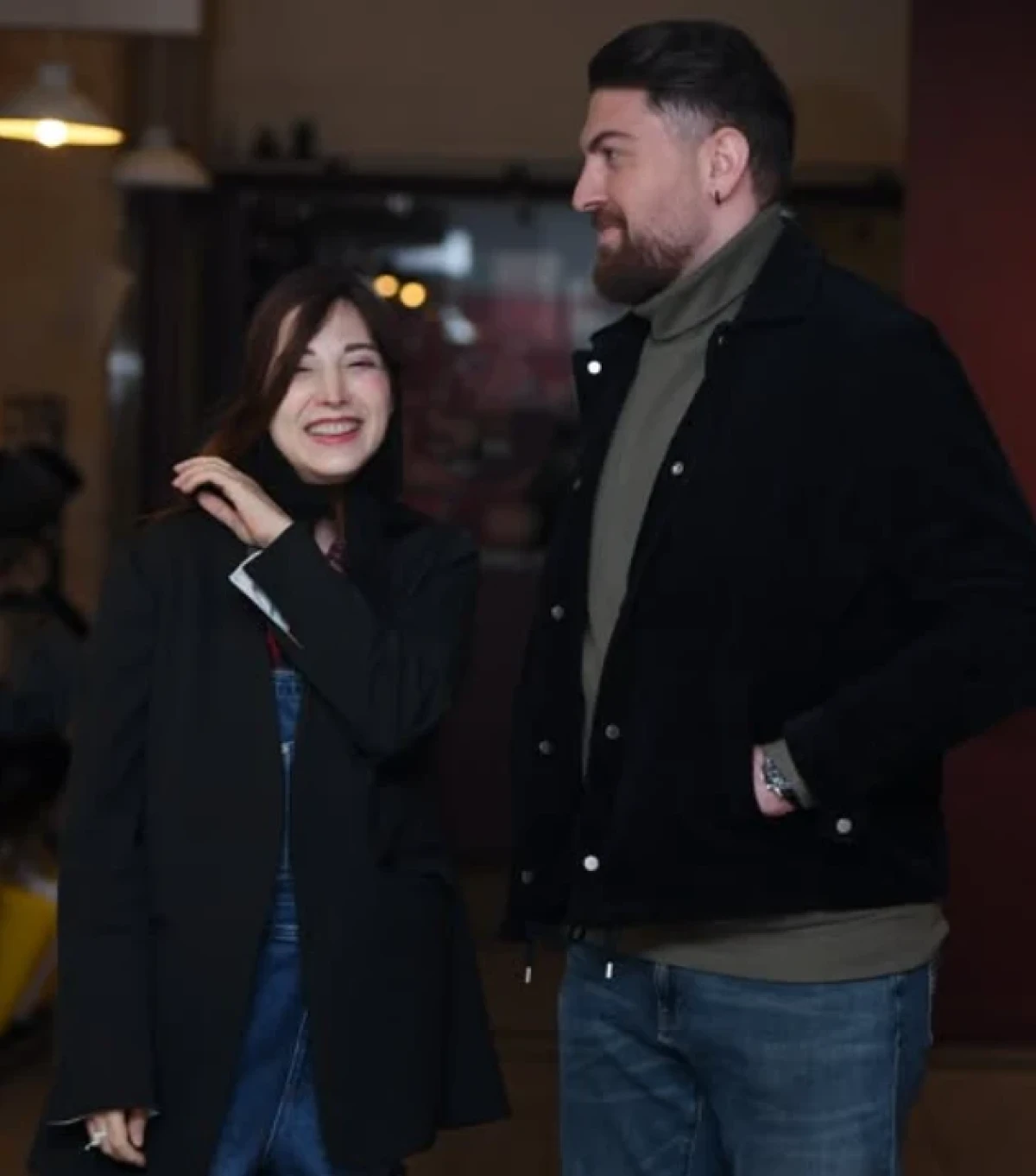 از چهره "امیرحسین فتحی و روشنک گرامی" در 31 و 41 سالگی روشنک