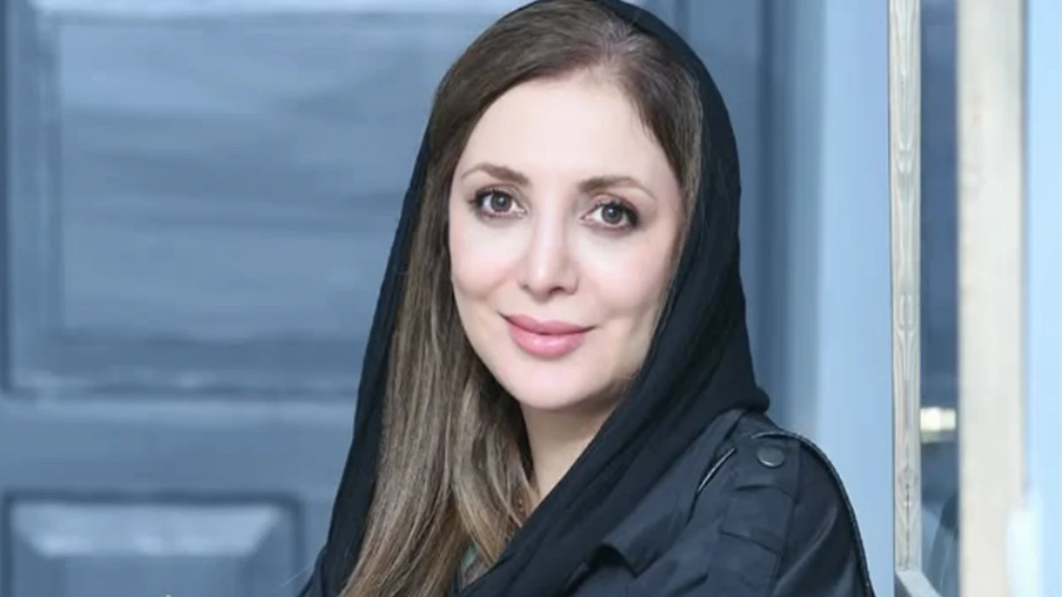 عکس؛ چهره ها در زمان و تاریخ | رویا میرعلمی و مجسمه جذاب جوکر او عکس؛ چهره ها در زمان و تاریخ | رویا میرعلمی و مجسمه جذاب جوکر او