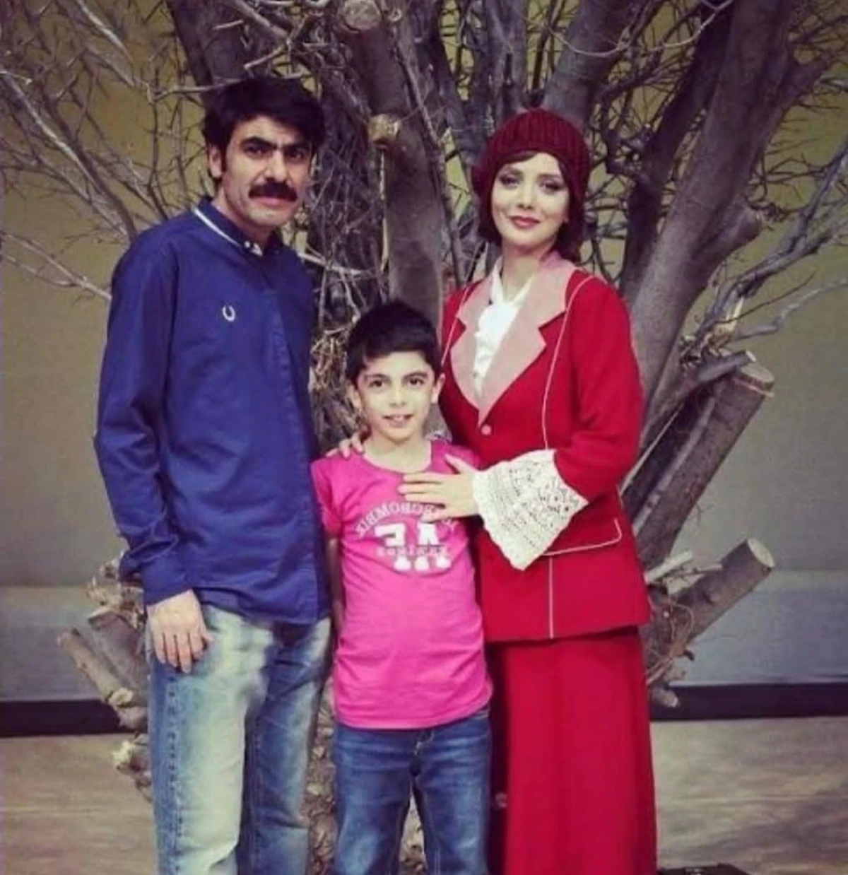 تاریخ وبگردی | ژست خاص از رویا میرعلمی و همسرش تاریخ وبگردی | ژست خاص از رویا میرعلمی و همسرش