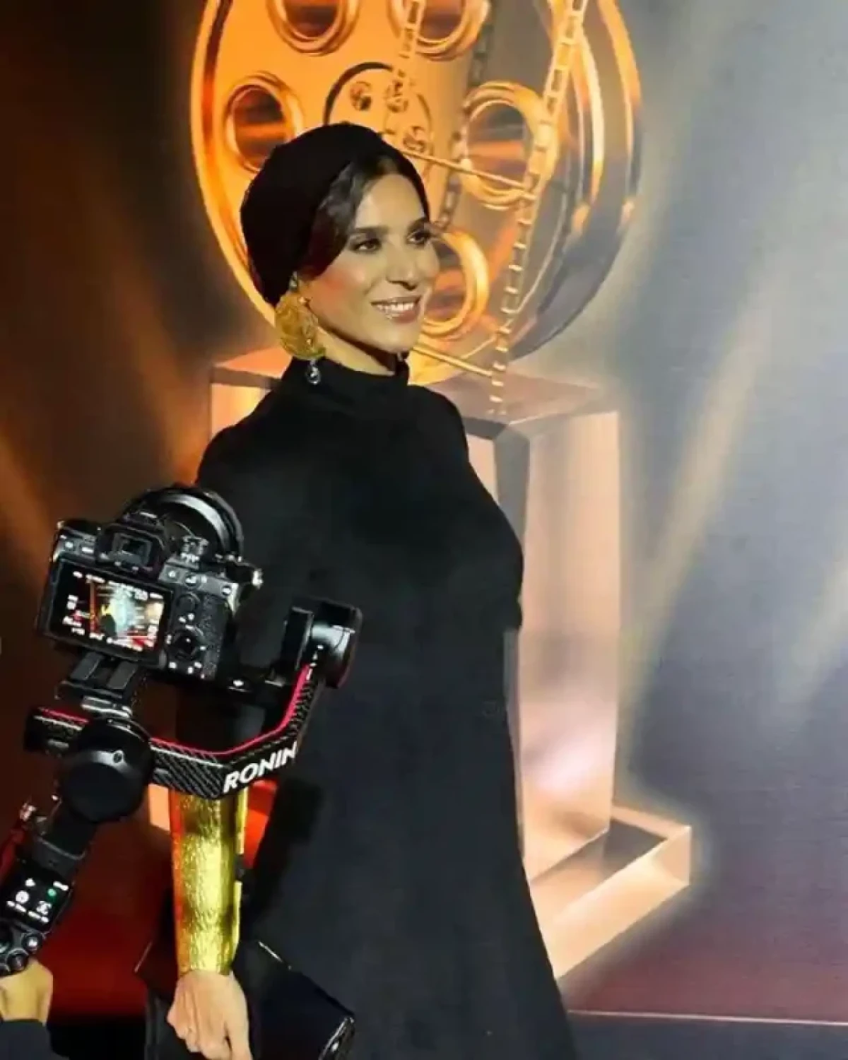 استایل مشکی طلایی و جذاب سحر دولتشاهی در روسیه ! سحردولتشاهی 2