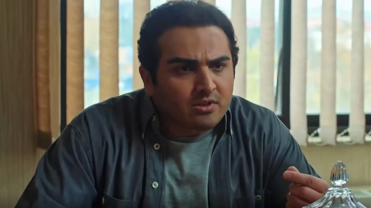 تصاویر دیده نشده | عکس «مسعود تابش» بچه مهندس در کنار همسر و پسرش پشت نیمکت مدرسه 