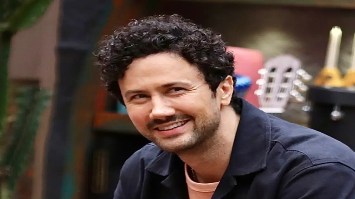 نگاه روز | سلفی جذاب و جدید شاهرخ استخری با خانوادش