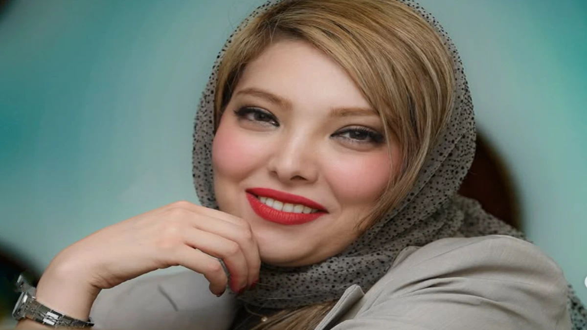 تاریخ وبگردی | ژست و پوشش دیدنی صدف اسپهبدی تاریخ وبگردی | ژست و پوشش دیدنی صدف اسپهبدی