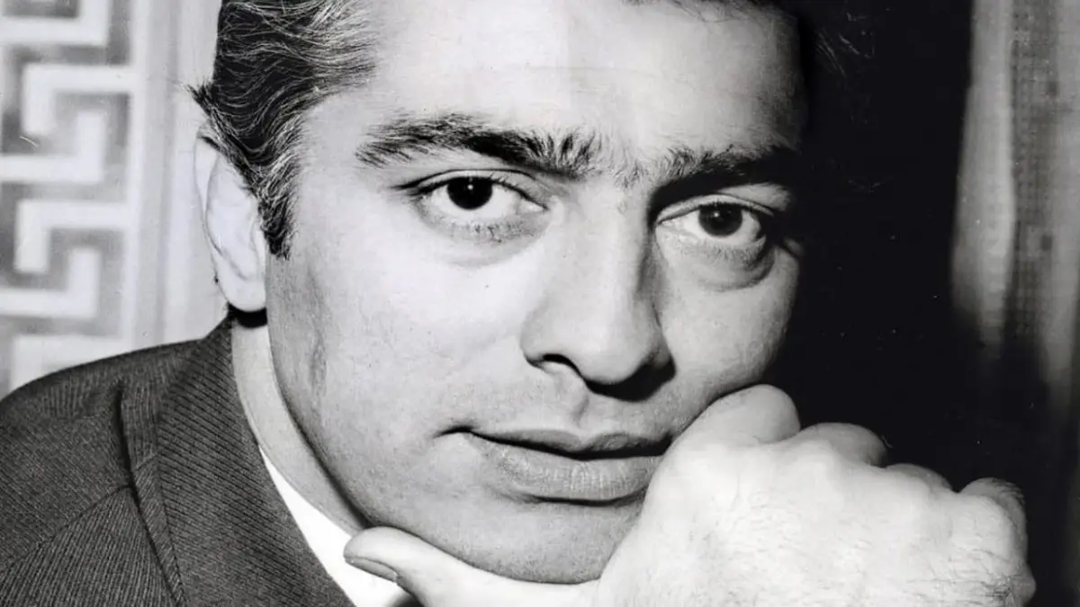 نگاه روز |عکس جالب «فردین» در حال دویدن کنار دریای خزر سال 1350 نگاه روز |عکس جالب «فردین» در حال دویدن کنار دریای خزر سال 1350