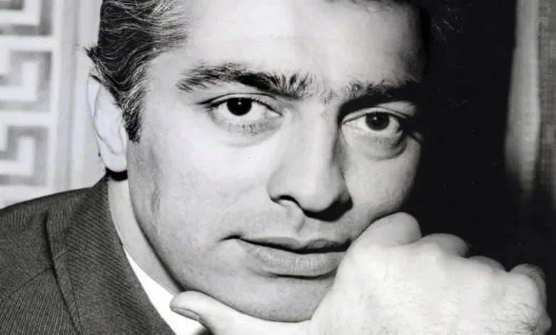 قاب روز | عکس جالب «فردین» در حال دویدن کنار دریای خزر سال 1350 قاب روز | عکس جالب «فردین» در حال دویدن کنار دریای خزر سال 1350