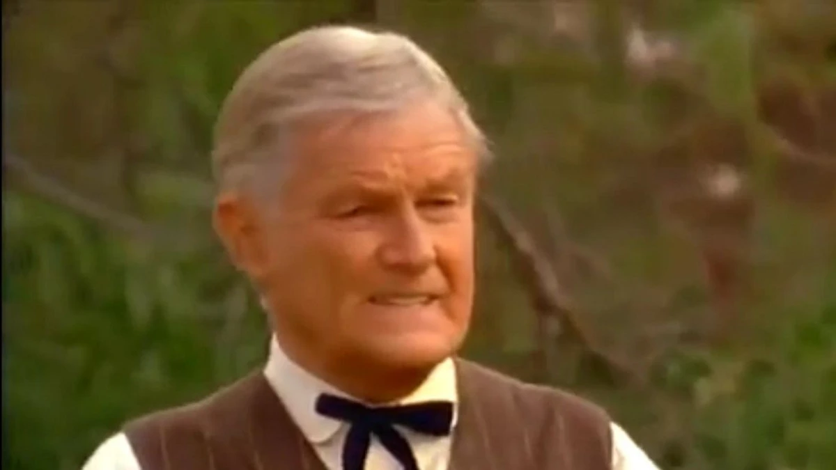 تصاویر تازه | تغییر چهره عجیب و باورنکردنی «لورن» سریال پزشک دهکده بعد 26سال در 91 سالگی تصاویر تازه | تغییر چهره عجیب و باورنکردنی «لورن» سریال پزشک دهکده بعد 26سال در 91 سالگی