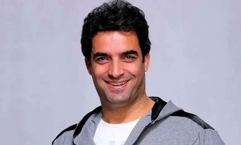 قاب روز | عکس حضور منوچهر هادی و دخترش در یک رستوران 