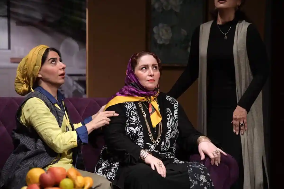 نگاه روز |عکس جذاب از چهره عجیب ژاله صامتی در اجرای نمایش محبوبه ها نگاه روز |عکس جذاب از چهره عجیب ژاله صامتی در اجرای نمایش محبوبه ها