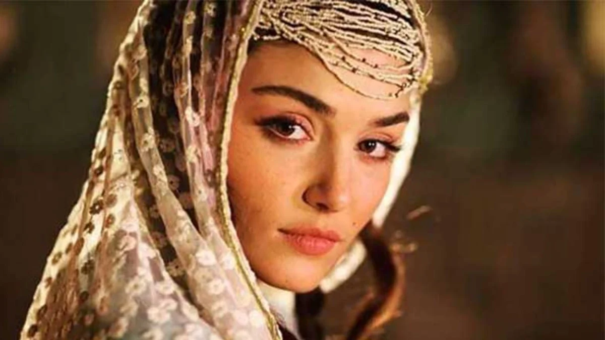 نگاه روز |تغییر چهره جذاب «هانده ارچل» بازیگر سریال ترکی ⟪عشق حرف حالیش نمیشه⟫