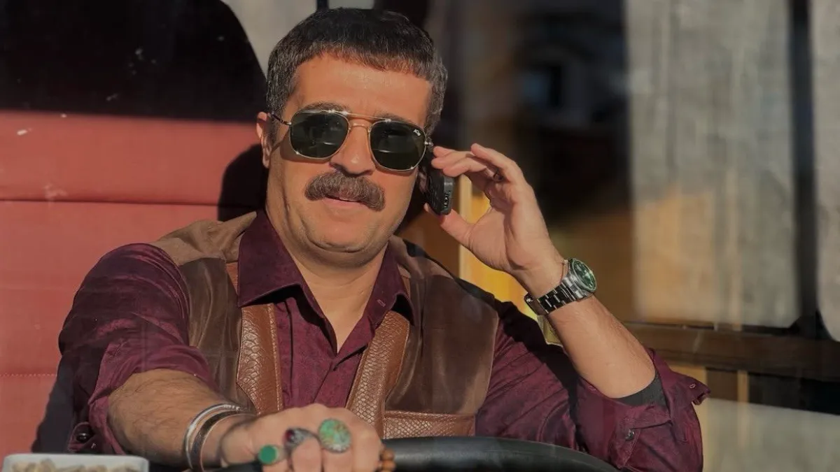 عکس داغ امروز | ژست عاشقانه احمد مهران‌فر ارسطوی سریال «پایتخت» در کنار همسرش