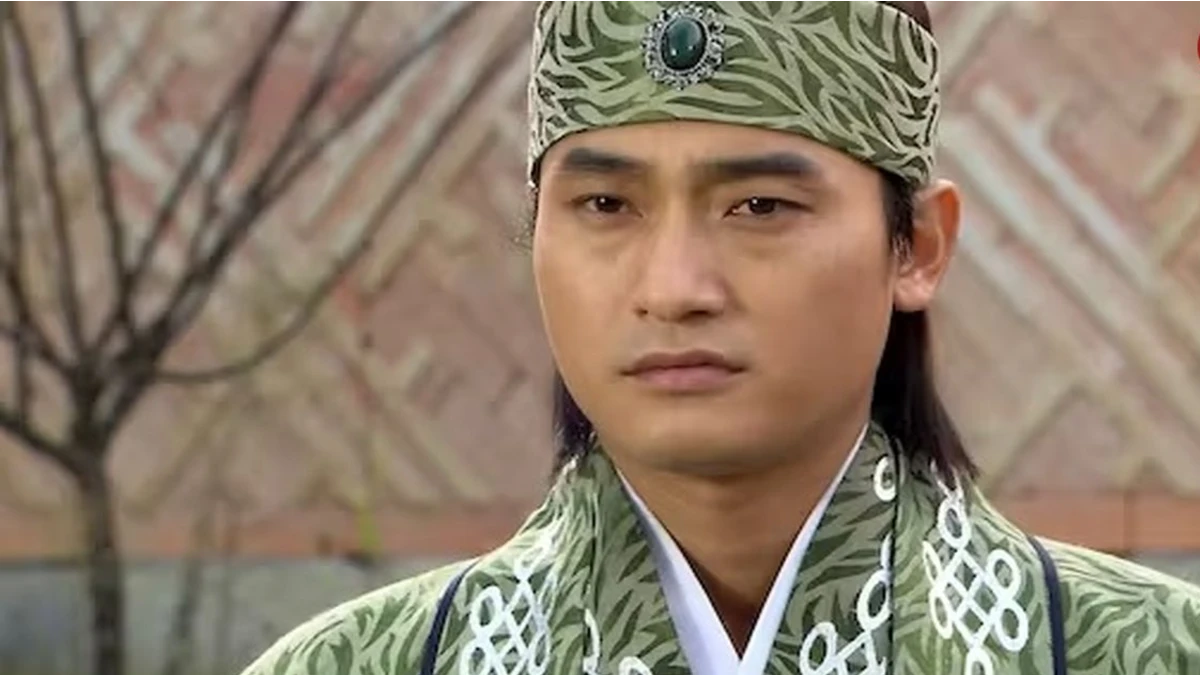 تصاویر تازه | تغییر چهره جدید «یونگ‌پو» سریال جومونگ در کنار همسر و دخترش در 50 سالگی 