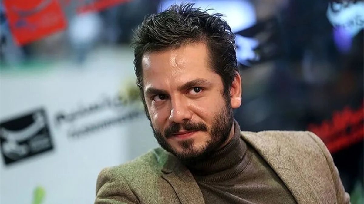 نگاه روز | سلفی شلخته عباس غزالی با دخترش در آسانسور