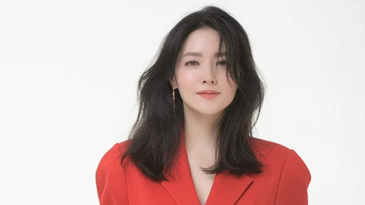 lee-young-ae-692b0f2e3b0353f9ce22a092_11zon