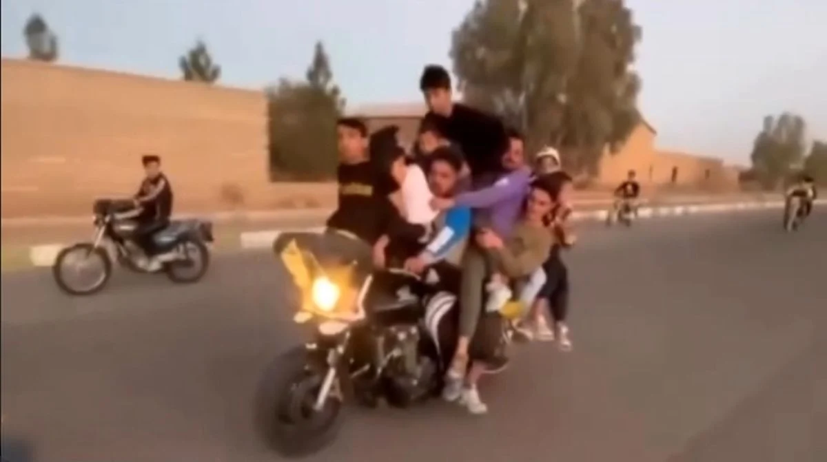 خبر جدید | تعجب بلاگر آمریکایی از حرکت عجیب یک مرد در قم!