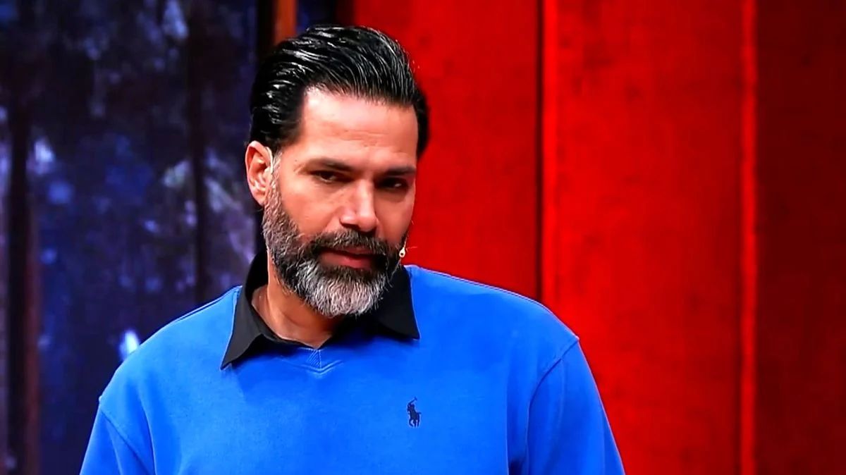 خبر جدید | حمایت جانانه امیرحسین صادقی از کریم باقری روی آنتن زنده