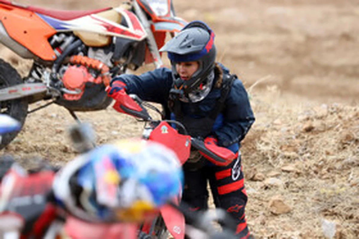 خبر جدید | مسابقات موتورسواری بانوان در کرمانشاه سوژه شد! خبر جدید | مسابقات موتورسواری بانوان در کرمانشاه سوژه شد!