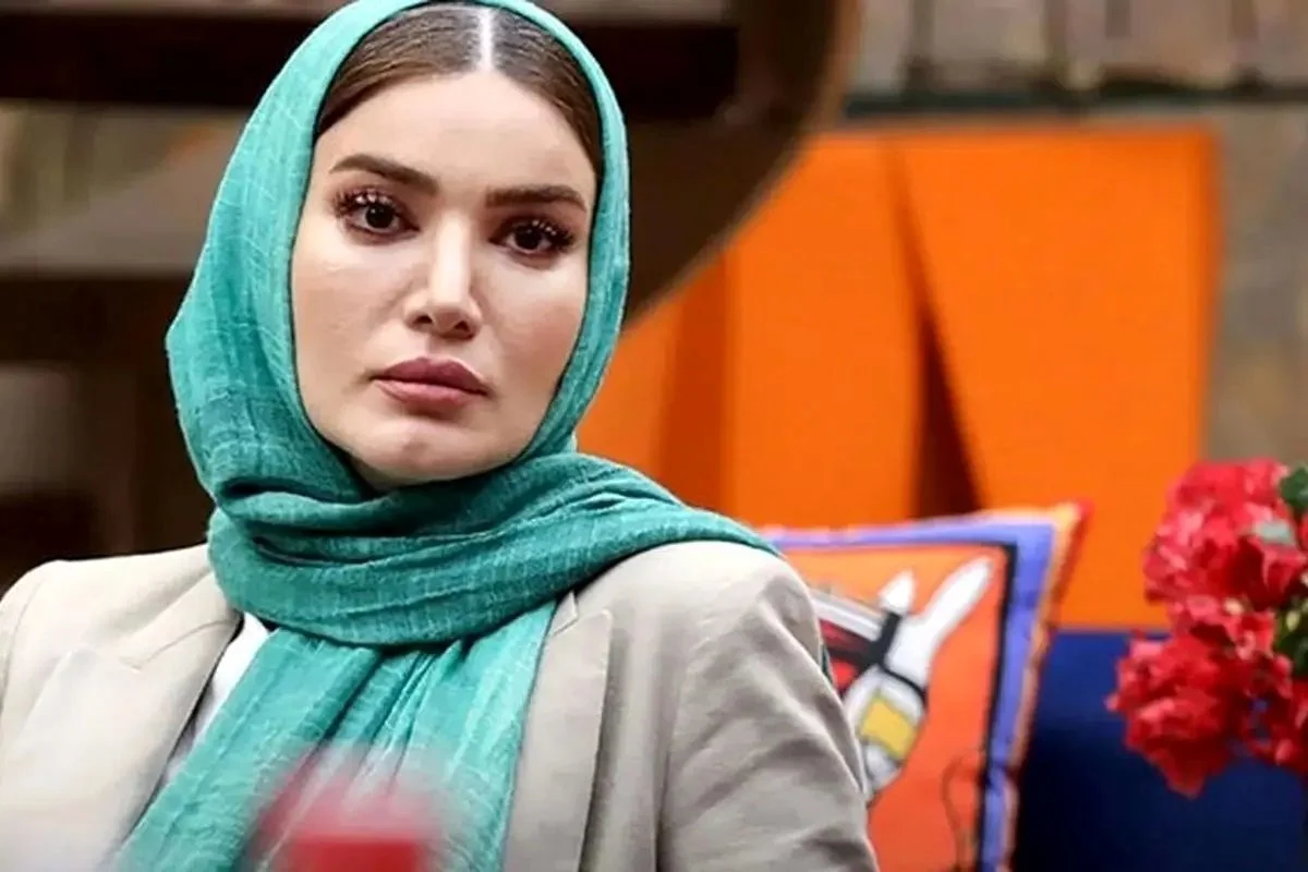 خبر جدید | استایل پاییزی متین ستوده با کلاه کپ و کت‌شلوار