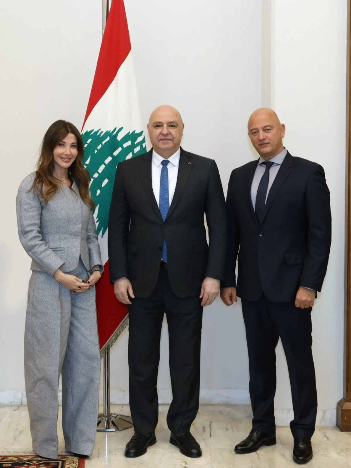 استایل رسمی نانسی عجرم در ملاقات با رئیسجمهور لبنان خبرساز شد استایل رسمی نانسی عجرم در ملاقات با رئیسجمهور لبنان خبرساز شد