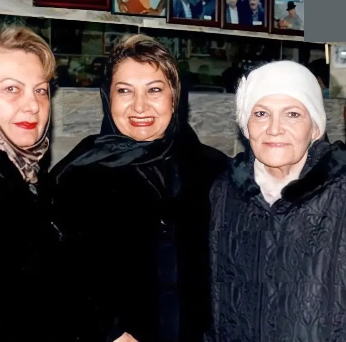 زمانگردی/عکس جالب از دیدار الهه، فیروزه و ایرن در دهه ۸۰